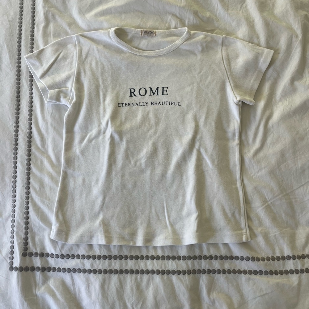 Brandy Melville graphic tee